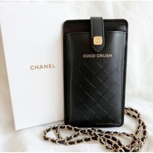 CHANEL Coco Crush Smartphone NWT Crossbody bag & card case GWP